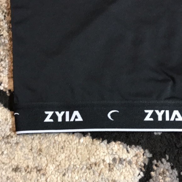 💙 Zyia Active Black Racerback Sports Bra - Picture 3 of 7